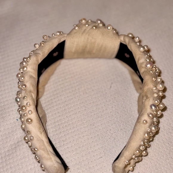 Elegant Pearl-Embellished Cream Headband main image 3